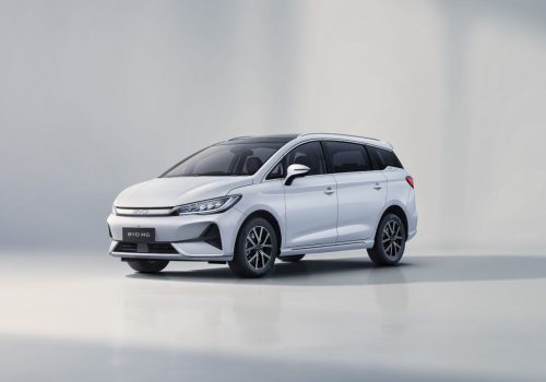 byd m6 - byd pontianak (2)